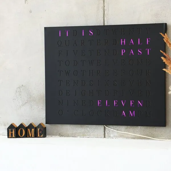 build-yours build-yours WordClock Jupiter Edelstahl Schwarz ENGLISCH - elegante Wortuhr - LED Wall Clock – Produktbild 1 von 3