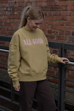 LITSCHI DESIGNS LITSCHI DESIGNS OVERSIZE ALL GOOD SWEATER – Produktbild 1 von 1