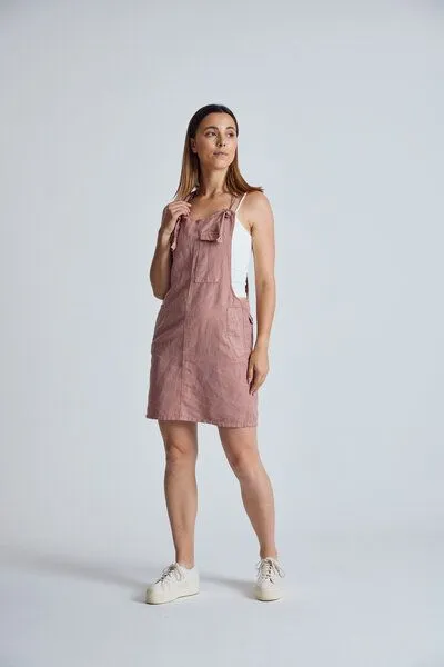 Flax and Loom Flax and Loom Leinen Latzkleid Peggy, Retro pink (rosa), – Produktbild 2 von 7