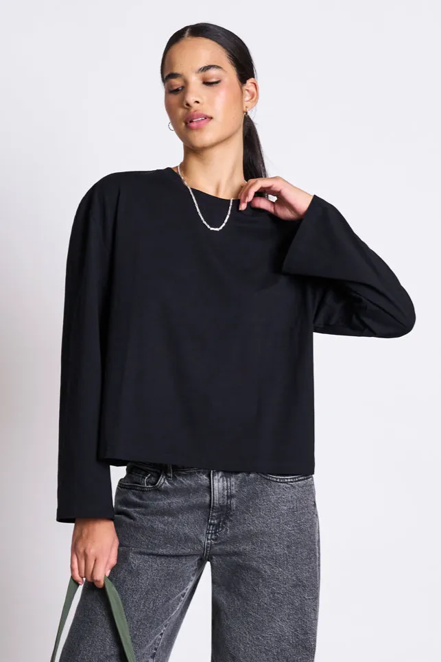 JAN N JUNE JAN N JUNE Damen vegan Longsleeve Boxy Ankira Schwarz, Schwarz, – Produktbild 2 von 2