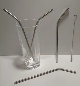 Dora's Dora's Dora’s Edelstahl-Trinkhalme (4er Set) – Gebogene Form – Inklusive Reinigungsbürste – Rostfrei & Plastikfrei – Produktbild 1 von 1