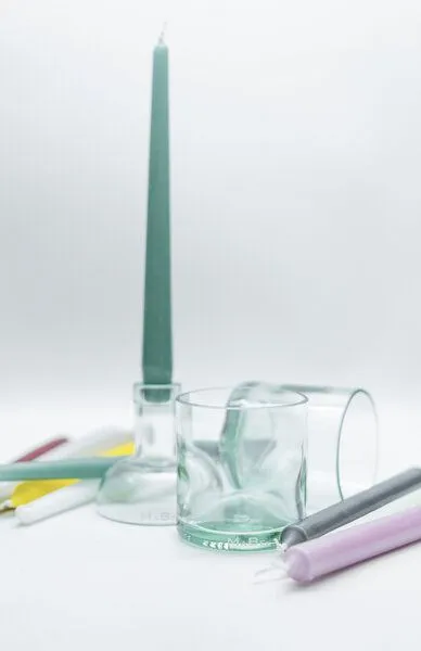 MaBe MaBe SET: 2 Gläser und ein Kerzenständer mit einer SpitzKerze – Produktbild 2 von 4