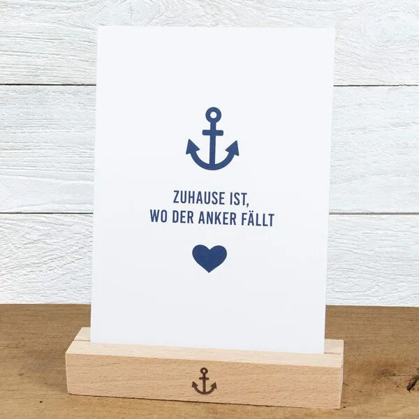 Bow & Hummingbird Bow & Hummingbird Maritime Postkarte "Zuhause ist, wo der Anker fällt" aus Recyclingpapier – Produktbild 1 von 2