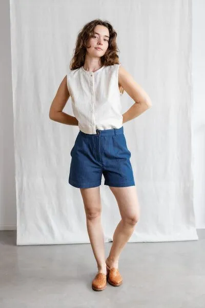 Jyoti - Fair Works Jyoti - Fair Works Bio-Baumwolldenim Shorts Kusuma, Denim, – Produktbild 1 von 4