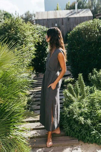 AmourLinen AmourLinen Wickelkleid aus Leinen AURORA, Charcoal (schwarz), – Produktbild 4 von 4