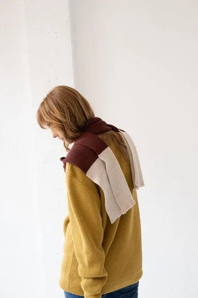 TIRALAHILACHA TIRALAHILACHA Tayo chunky wool scarf in two-tone, Rot, – Produktbild 3 von 4