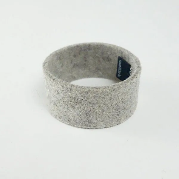 matilda k. manufaktur matilda k. manufaktur Serviettenringe 'ava' aus Wollfilz in vielen Farben, Hellgrau, – Produktbild 1 von 4
