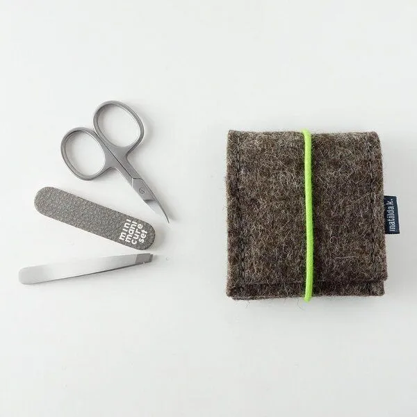 matilda k. manufaktur matilda k. manufaktur mini-maniküre-set 'ella' aus Wollfilz mit Rundgummi-Verschluß in vielen Farben, Braun, – Produktbild 2 von 8