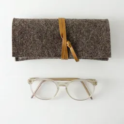 matilda k. manufaktur matilda k. manufaktur Brillenetui aus Wollfilz braun mit Lederband 'auguste' – Produktbild 1 von 1