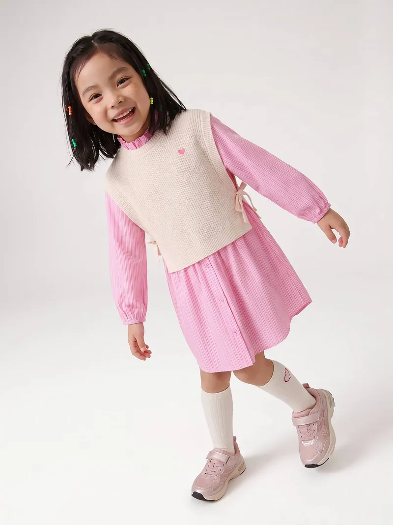 Vertbaudet Vertbaudet 2-in-1-Hemdblusenkleid mit Pullunder Mädchen personalisierbar, Wollweiß, – Produktbild 2 von 3