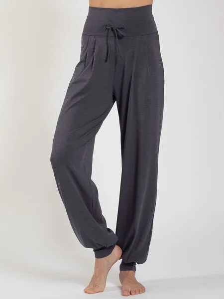 Magadi Magadi Yoga- und Wohlfühlhose FLORENCE aus weichem Naturmaterial, Grau (dark grey), – Produktbild 1 von 4