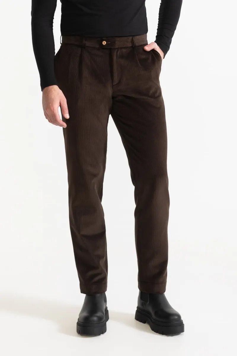 De IONESCU De IONESCU Herren vegan Hose Dacian Corduroy, Dunkelbraun, – Produktbild 2 von 2