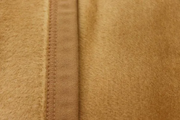 biederlack biederlack Wohn-und Kuscheldecke "Unicolour " tolle Farben und 5 Größen wählbar, Kamel, – Produktbild 4 von 6