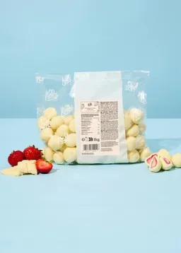 KoRo Gefriergetrocknete Erdbeeren in weißer Schokolade 1 kg – Produktbild 1 von 1