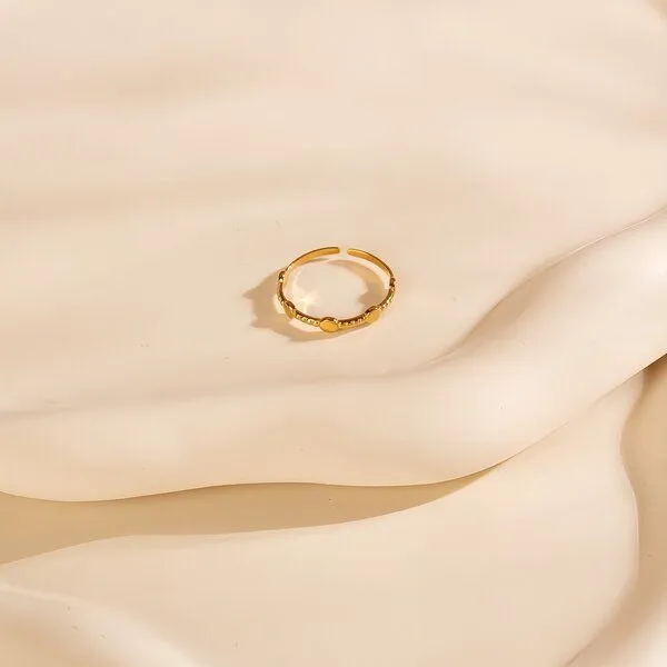 ELEKTROPULLI Größenverstellbarer Fine Dots Ring ca. Ø 17mm von Elektropulli, Gold, – Produktbild 4 von 4