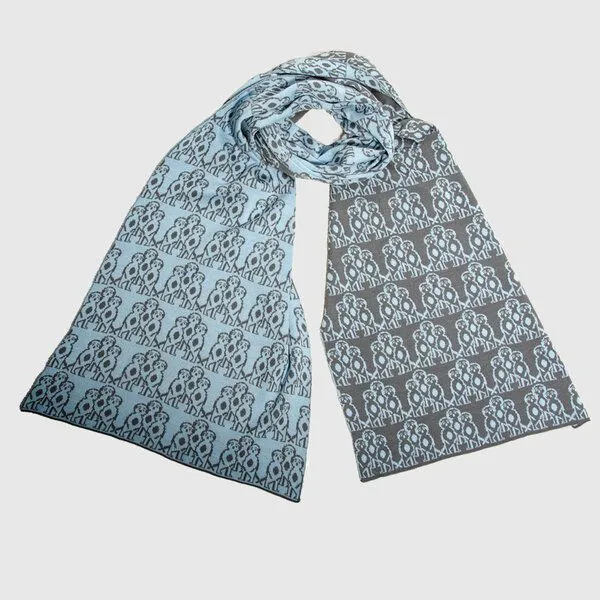 LANARTO slow fashion LANARTO slow fashion Schal „Erdmännchen“ aus Merinowolle Extrasoft, Blau, – Produktbild 1 von 3