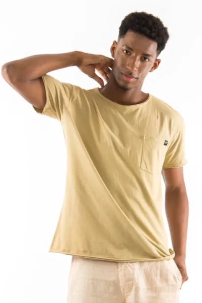 RAVENS VIEW IBIZA RAVENS VIEW IBIZA Herren vegan T-Shirt Rundhalsausschnitt Wild Pocket Camel Gelb, Gelb, – Produktbild 2 von 2
