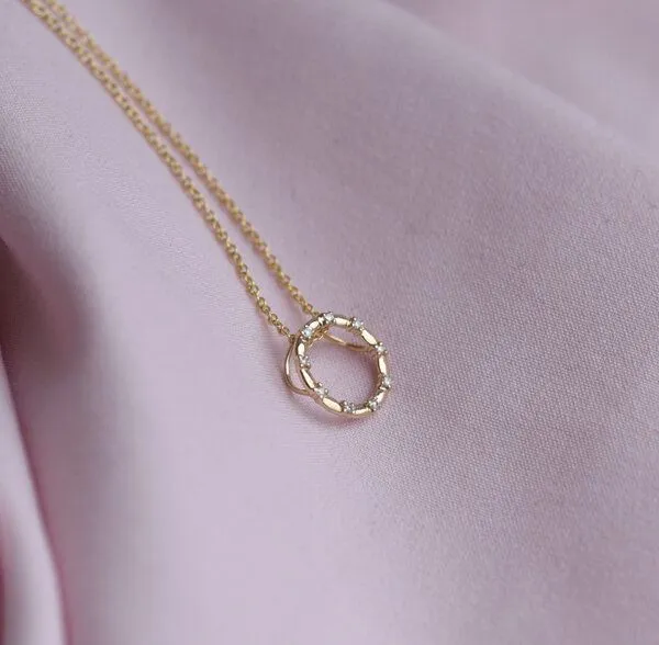 Eppi Eppi Silberner Kettenanhänger im Karmastil mit Diamanten Heidi, Gold, – Produktbild 3 von 4