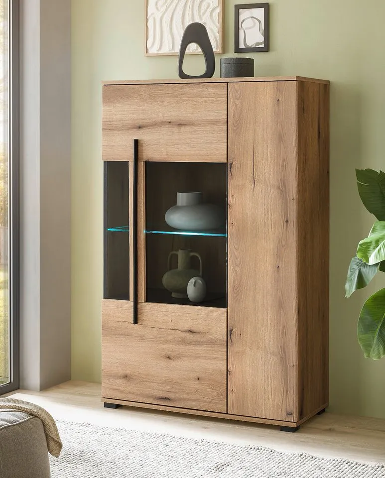 Furn.Design Highboard Design-D (Kommode in Evoke Eiche Dekor, 90 x 140 cm), 6 Staufächer und 2 Vitrinenfächer, Beige, – Produktbild 3 von 5