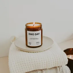 Just a decent day Just a decent day EMO DAY - Duftkerze - Handmade - Sojawachs – Produktbild 1 von 1