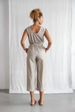 Jyoti - Fair Works Jyoti - Fair Works Damen vegan Jumpsuit Daksha Beige/Weiß – Produktbild 1 von 1