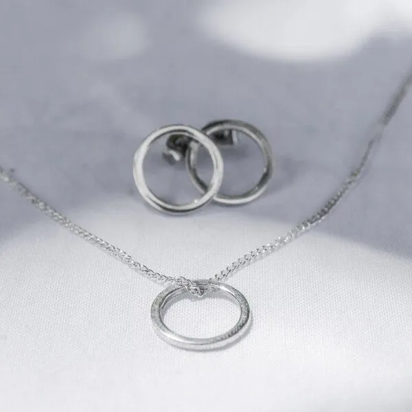 pakilia pakilia Silber Ohrstecker Kreis Fair-Trade und handmade – Produktbild 4 von 4