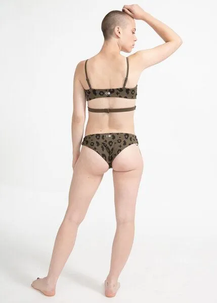 boochen boochen Bikini Slip Arpoador - wendbares Surf Bikini-Unterteil - Prints, Green leopard (khaki), – Produktbild 4 von 4