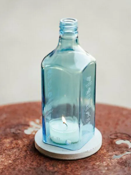 MaBe MaBe WINDLICHT aus der wunderbaren zartblauen Gin Flasche - Bombay, Grau, – Produktbild 2 von 4
