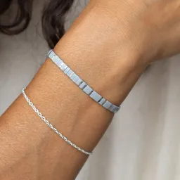juni juni Graues Armband Finja - optional mit Silberarmband aus recyceltem Silber - gefertigt in Deutschland – Produktbild 1 von 1
