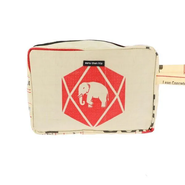 MoreThanHip MoreThanHip Kulturbeutel aus recyceltem Zement- oder Fischfuttersack - Yindee, Rot - elefant, – Produktbild 1 von 4