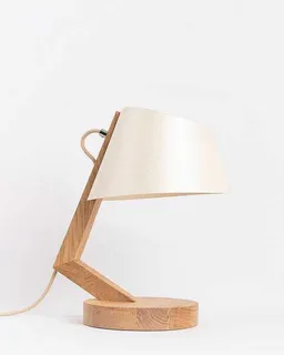 ALMUT von Wildheim ALMUT von Wildheim Moderne Tischlampe aus Eiche Lampenschirm aus Naturmaterialien – Produktbild 1 von 1
