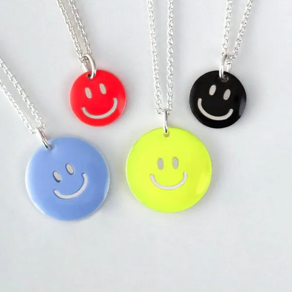 BELLYBIRD Jewellery BELLYBIRD Jewellery Halskette - SMILEY, 925 Sterlingsilber, Hellblau 10mm, – Produktbild 2 von 4