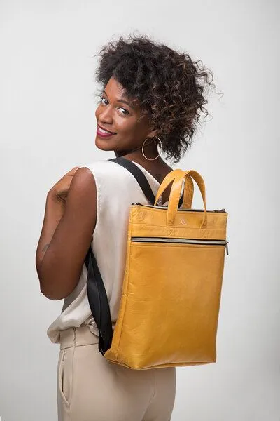 Smateria Smateria IKI Momentum veganer Rucksack und Einkaufstasche, Rot, – Produktbild 3 von 4
