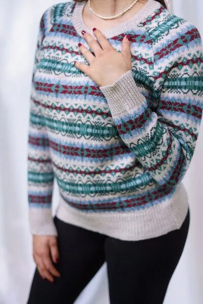 Haus of Namaste Haus of Namaste Handgefertigter Fair-Isle-Pullover | 100 % Lammwolle auf Haferflockenbasis | Nordischer Strickpullover | Nachhaltig und fair – Produktbild 2 von 4