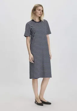 hessnatur hessnatur Streifen Heavy Jersey Slub Kleid Knielang Relaxed aus reiner Bio-Baumwolle – Produktbild 1 von 1