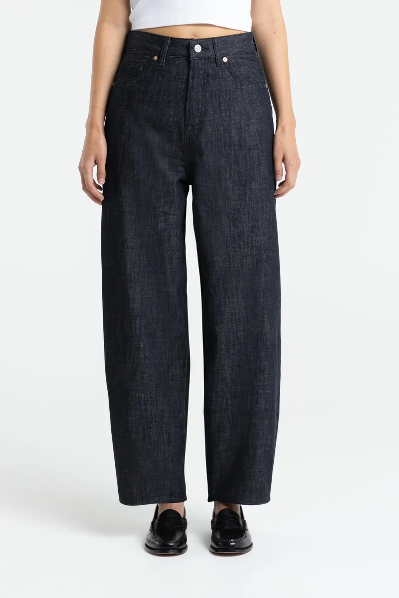 Kings Of Indigo Kings of Indigo Damen vegan Jeans Leila Dunkelblau, Schwarz, – Produktbild 1 von 2