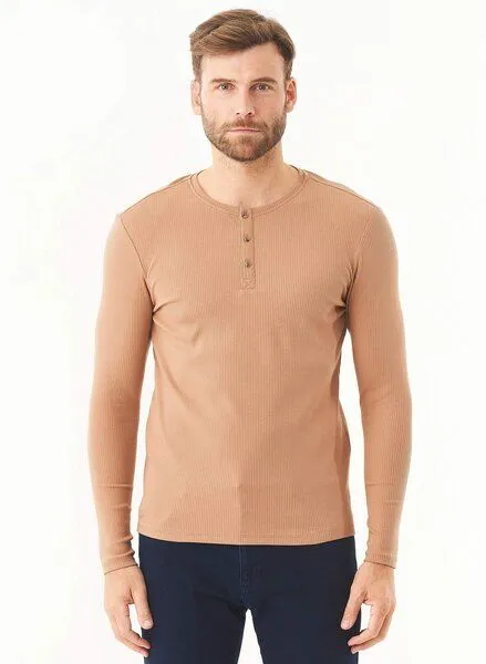 ORGANICATION ORGANICATION Geripptes Henley Langarmshirt aus Bio-Baumwolle, Light brown, – Produktbild 1 von 3