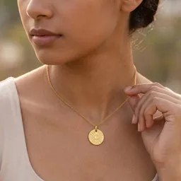 Divasya Divasya Gold-Halskette Om Mantra – Produktbild 1 von 1