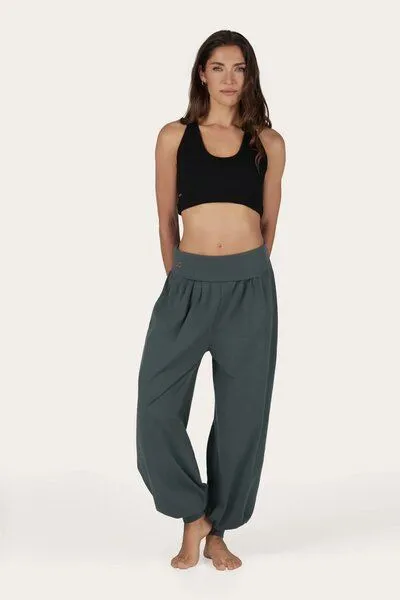 Urban Goddess Urban Goddess Rhea Yoga-Hose mit lockerer Passform, Pinyon (grau), – Produktbild 5 von 5