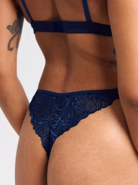 erlich textil erlich textil Fluid Lace String mit Spitze aus recyceltem Polyamid, Mitternachtblau, – Produktbild 4 von 4