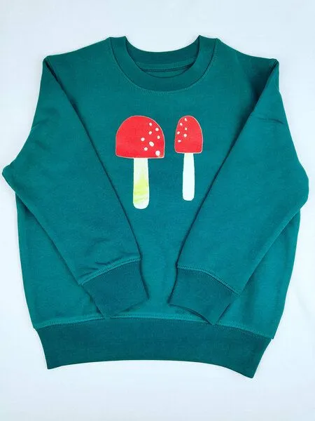 MelaDi Meladi Kinder Sweater aus Biobaumwolle - Plize auf Forrest Green, Natural white, – Produktbild 4 von 7