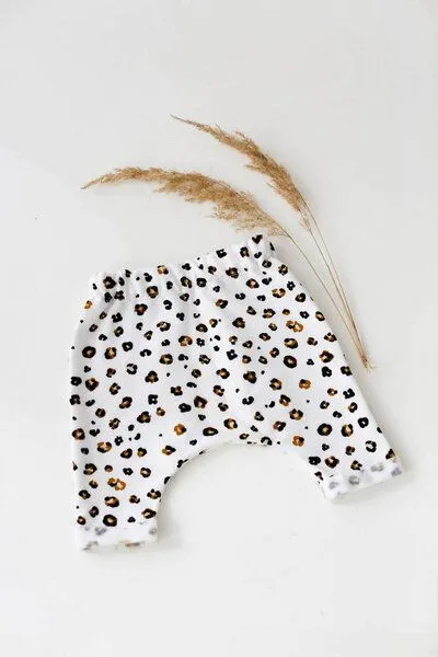 NoniKids Berlin Baby Sweat Hose *Leopard* Bio Baumwolle | NoniKids Berlin – Produktbild 4 von 4