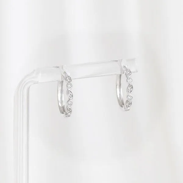 Eppi Eppi Silberne Ohrreifen mit Lab Grown Diamanten Veeti, Weiss, – Produktbild 2 von 3