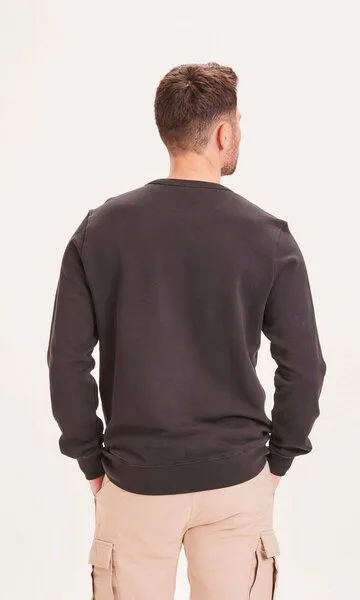 KnowledgeCotton Apparel KnowledgeCotton Apparel Sweatshirt - ELM basic badge sweat - aus Bio-Baumwolle, Schwarz (black jet), – Produktbild 3 von 4