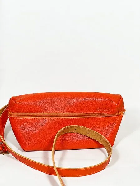 monday market monday market Bauchtasche Luca aus pflanzlich gegerbtem Büffel-Leder, Orange, – Produktbild 4 von 4