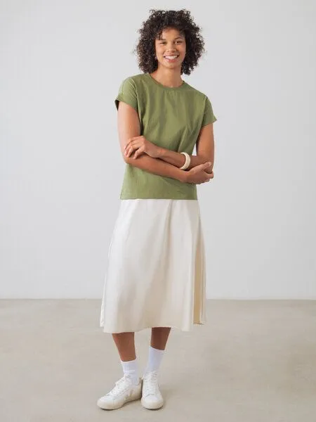 Honest Basics Honest Basics Damen Flügelärmeln T-Shirt aus Bio- und recycelter Baumwolle, Oliv, – Produktbild 3 von 4