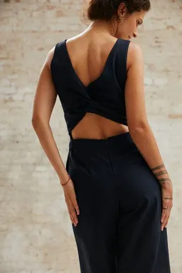 Jyoti - Fair Works Jyoti - Fair Works Bio-Baumwoll Jumpsuit Anusha Schwarz – Produktbild 1 von 1