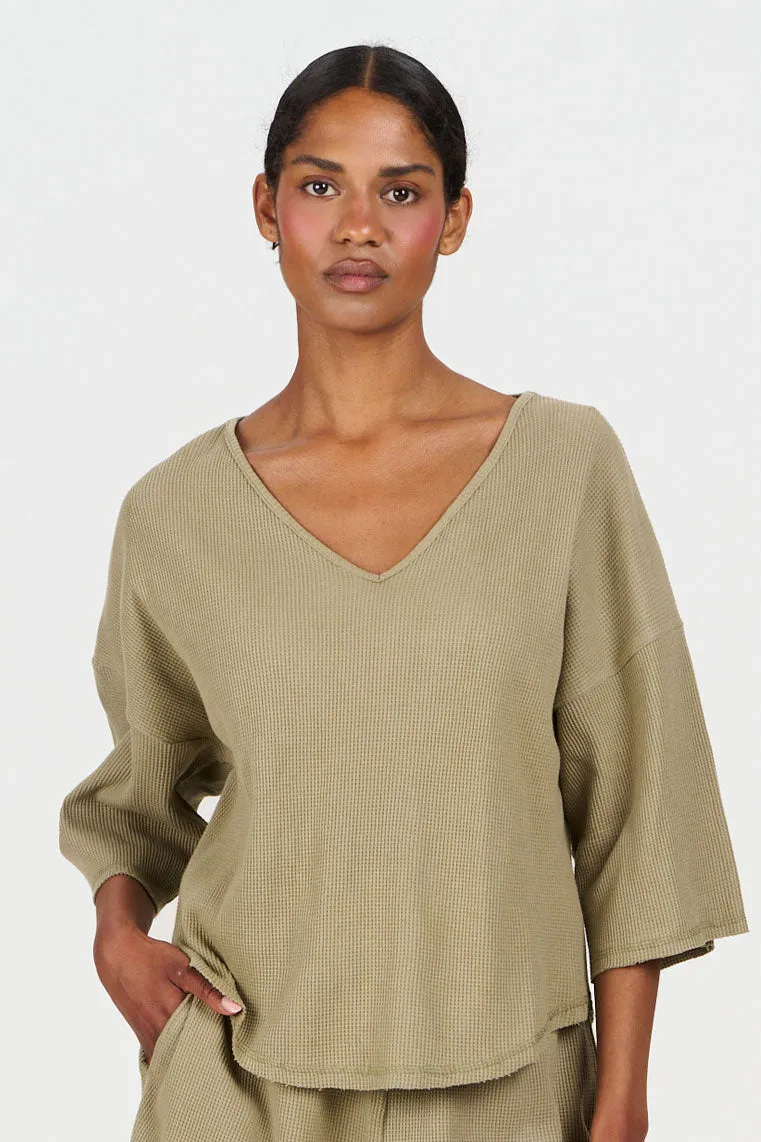 KOMODO Dreiviertelarm V-Neck T-Shirt Modell: Ida, Sage, – Produktbild 1 von 1