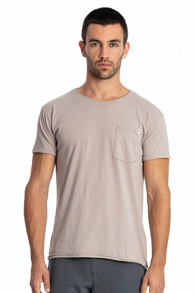 RAVENS VIEW IBIZA RAVENS VIEW IBIZA Herren vegan T-Shirt Rundhalsausschnitt Wild Pocket Stone Grey, Beige, – Produktbild 2 von 2