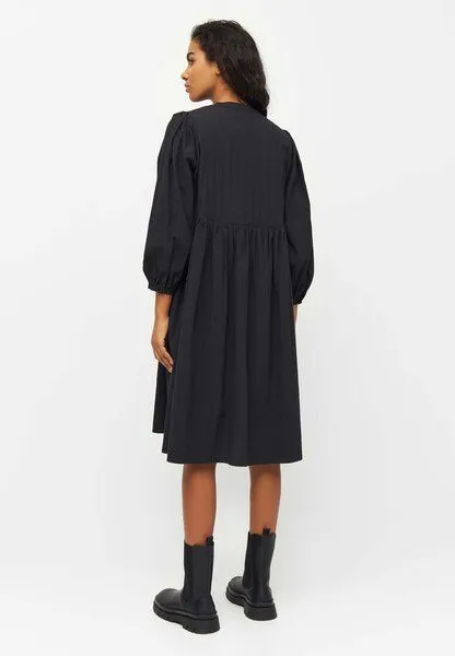 KnowledgeCotton Apparel KnowledgeCotton Apparel Heavy Seersucker A-Shape Midi Dress - Bio-Baumwollmix, Black jet (schwarz), – Produktbild 2 von 4